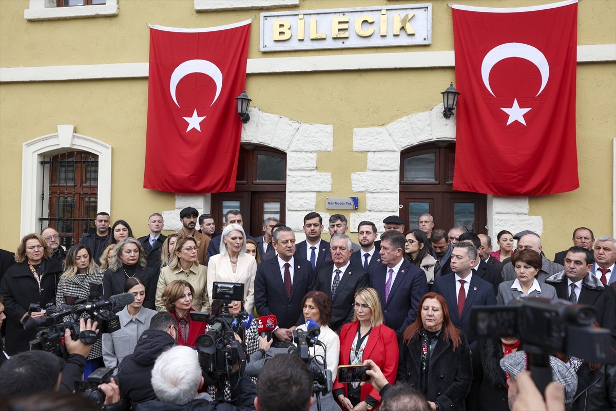 CHP Genel Başkanı Özgür Özel, Tarihi Bilecik Garı'nda, Bilecik Mülakatı'nın ve Büyük Önder Mustafa...