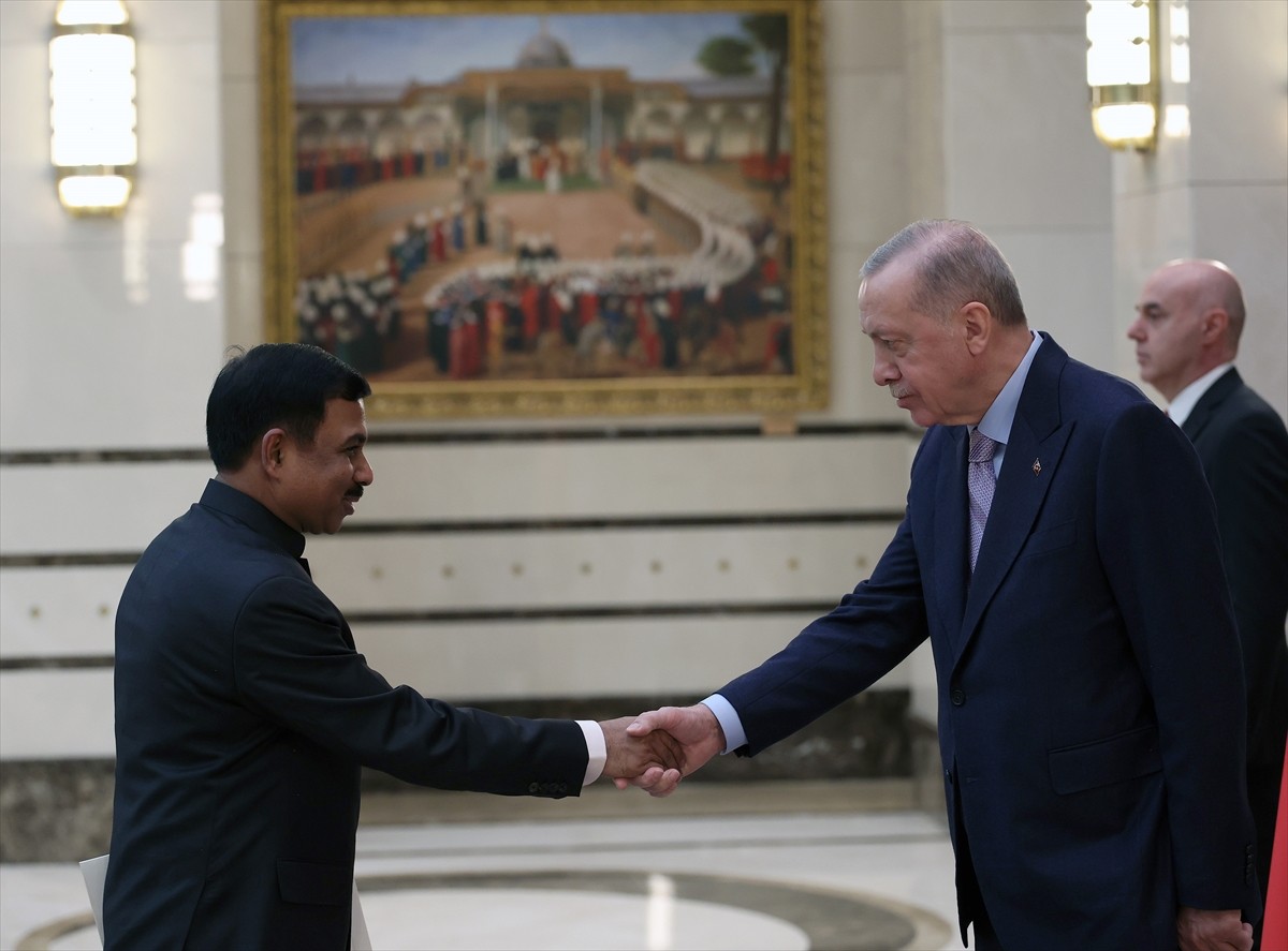 Cumhurbaşkanı Recep Tayyip Erdoğan, Hindistan Büyükelçisi Muktesh Kumar Pardeshi'yi...