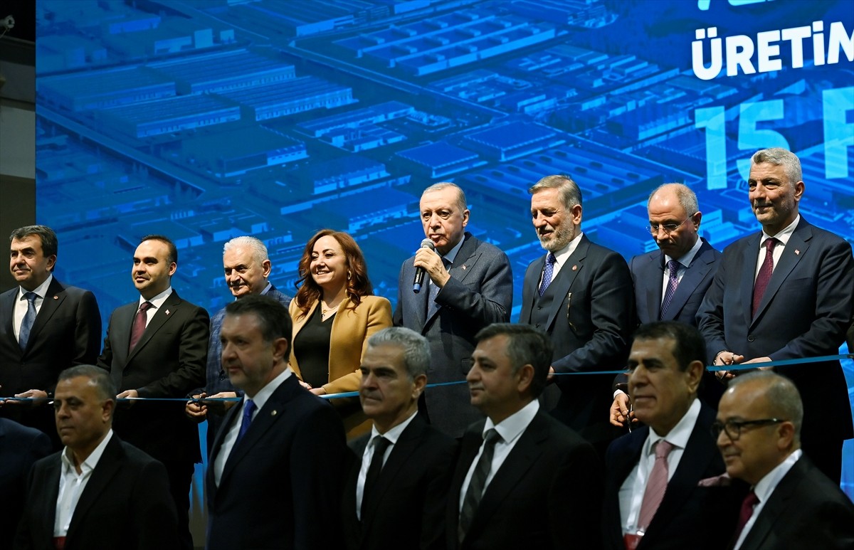 Cumhurbaşkanı Recep Tayyip Erdoğan, Merinos Atatürk Kongre Kültür Merkezi'ndeki Bursa Ticaret ve...