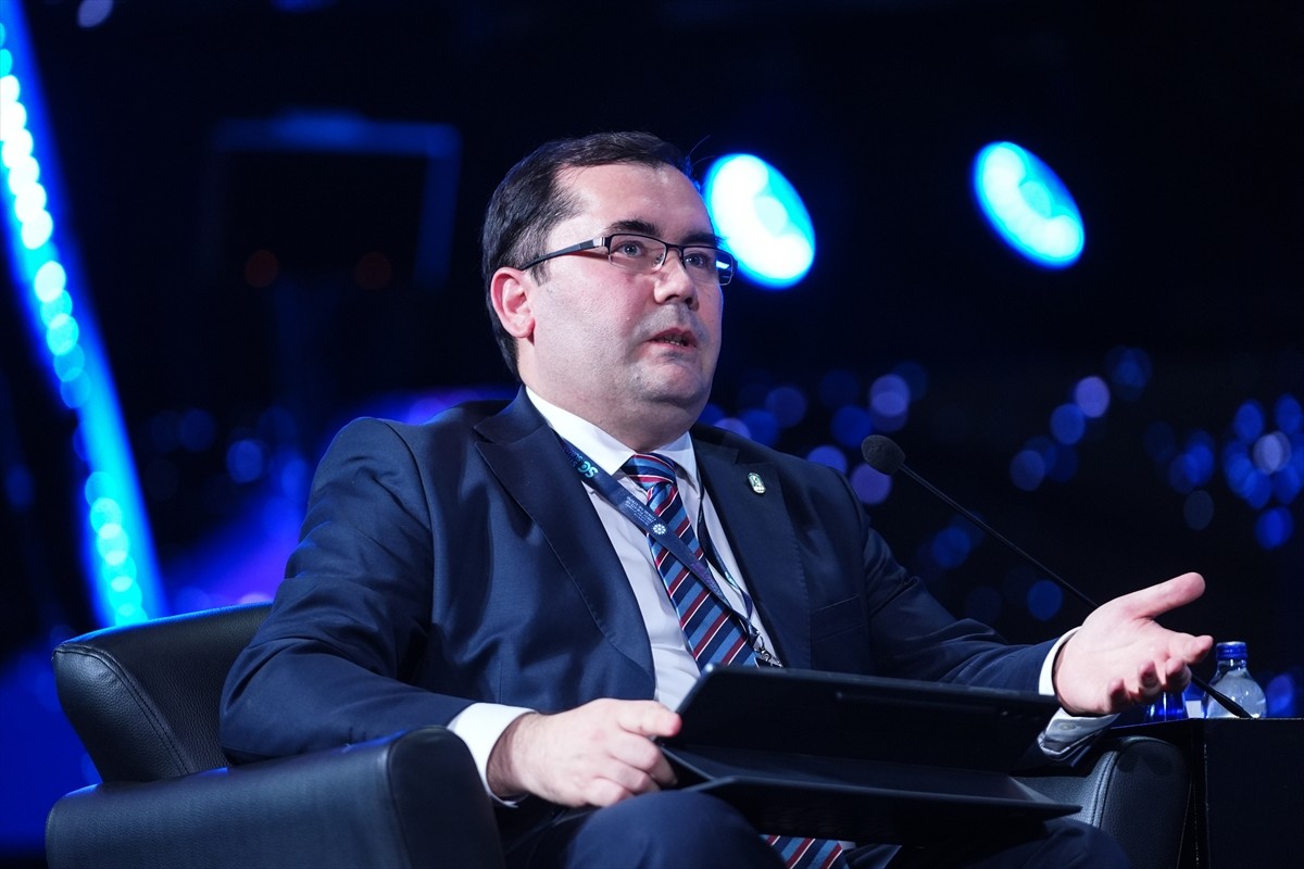 Cumhurbaşkanlığı İletişim Başkanlığınca, "İletişimde Yapay Zeka: Eğilimler, Tuzaklar ve Dönüşüm"...