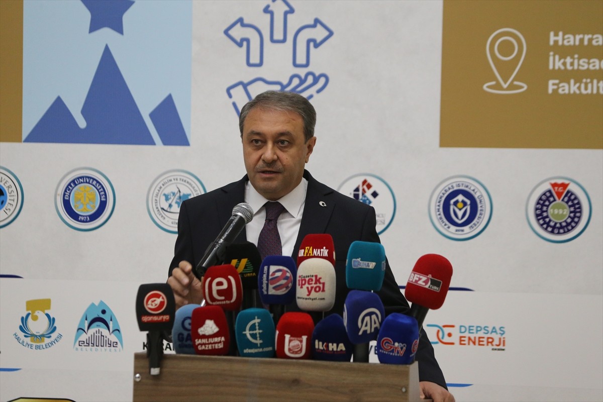 Cumhurbaşkanlığı İnsan Kaynakları Ofisi koordinasyonunda yapılacak olan Güneydoğu Kariyer Fuarı...