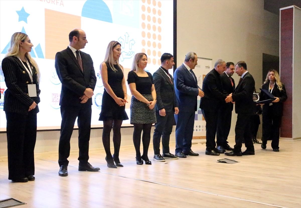 Cumhurbaşkanlığı İnsan Kaynakları Ofisinin koordinasyonunda, genç yetenekler ile iş dünyası...