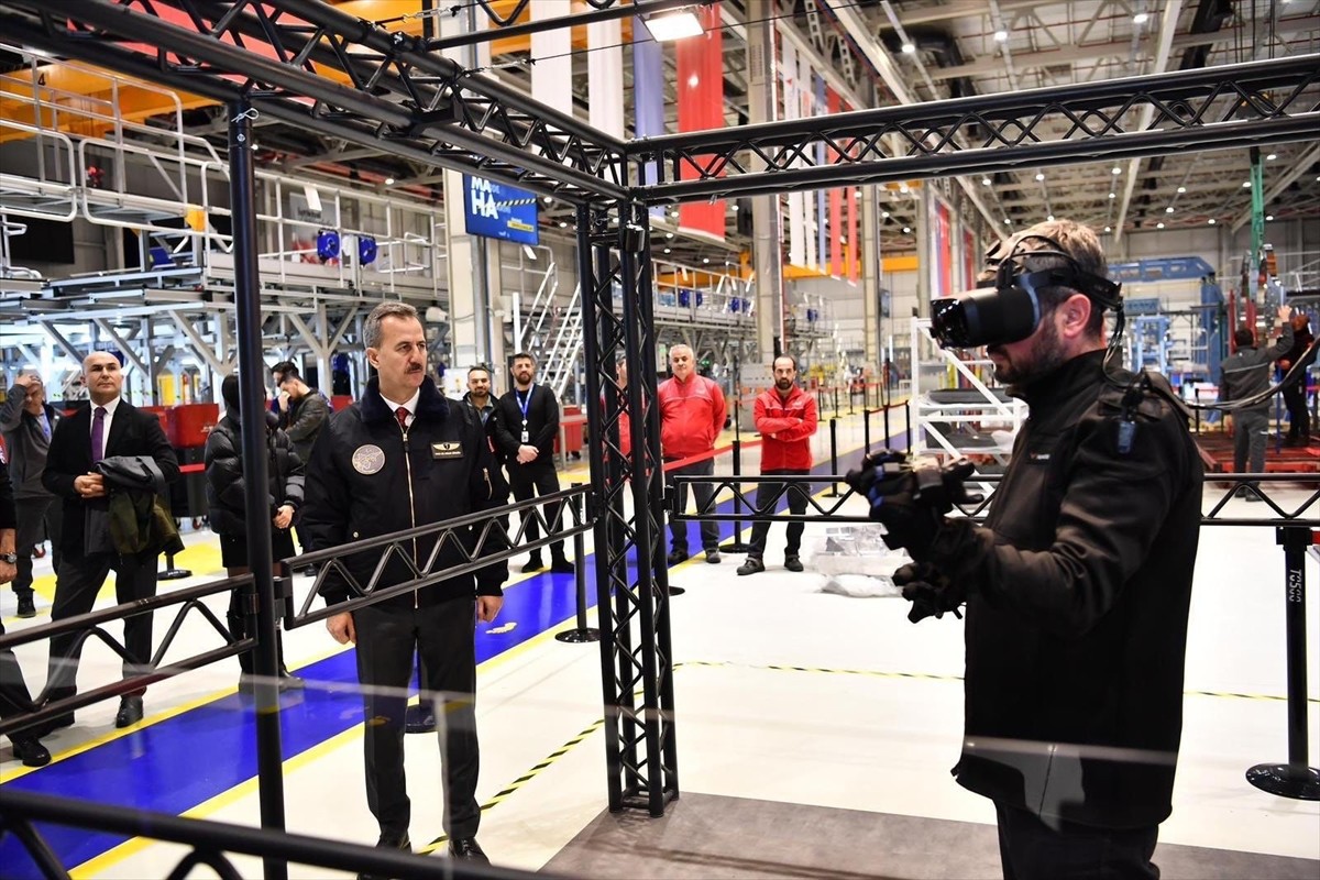 Cumhurbaşkanlığı Savunma Sanayii (SSB) Başkanı Haluk Görgün (solda), 2025 yılı sonunda ilk uçuşunu...