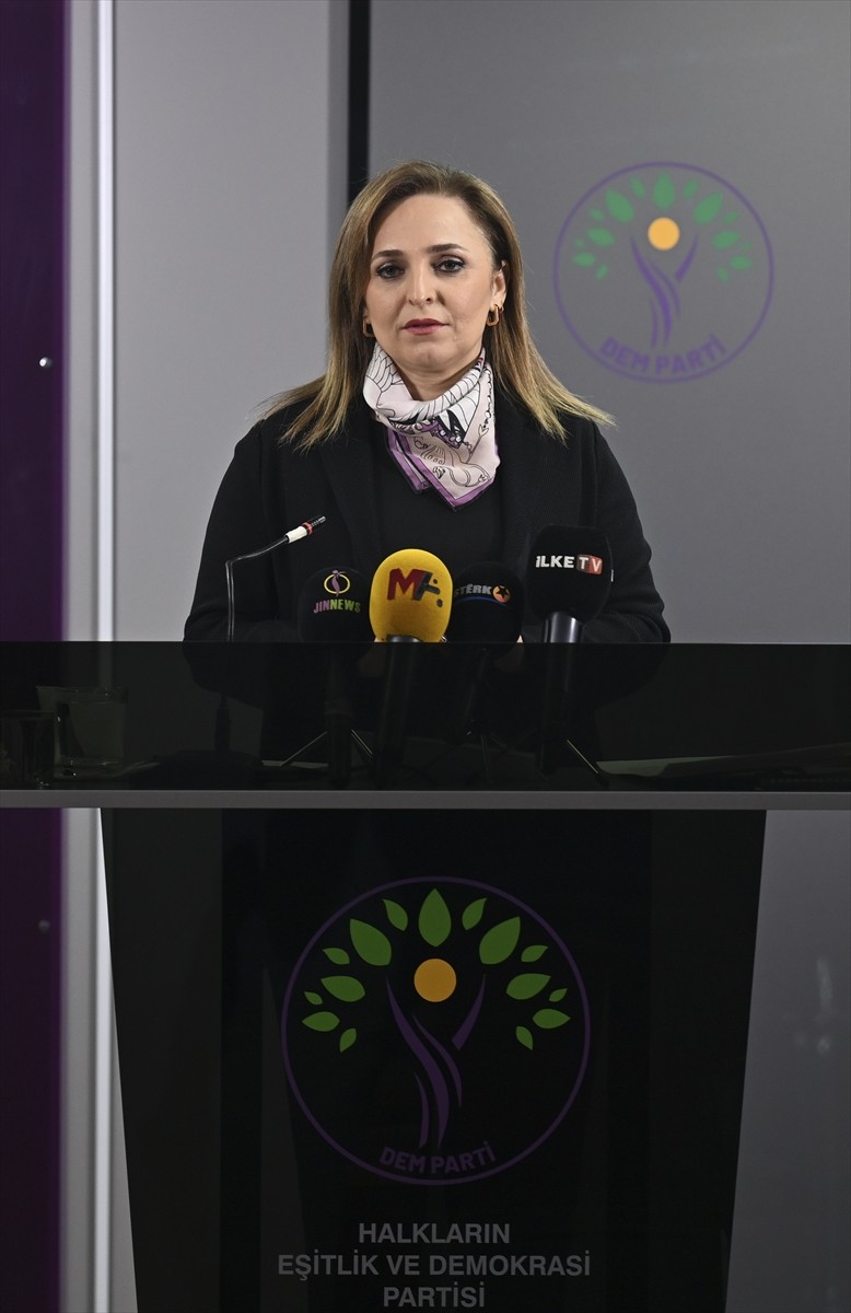 DEM Parti Sözcüsü Ayşegül Doğan, partisinin genel merkezinde düzenlediği basın toplantısında...
