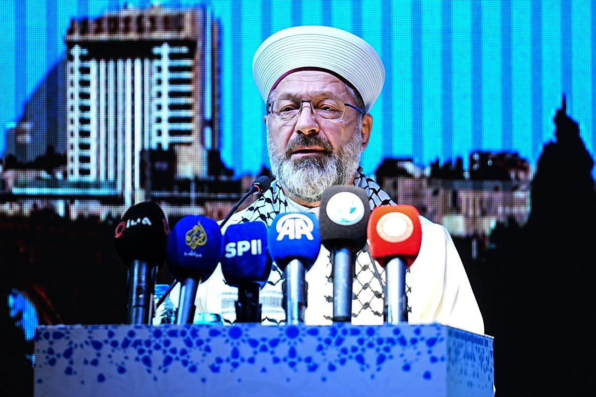 Diyanet İşleri Başkanı Ali Erbaş, İstanbul’da "2. Uluslararası Ümmetin Hatipleri ve Aksa...