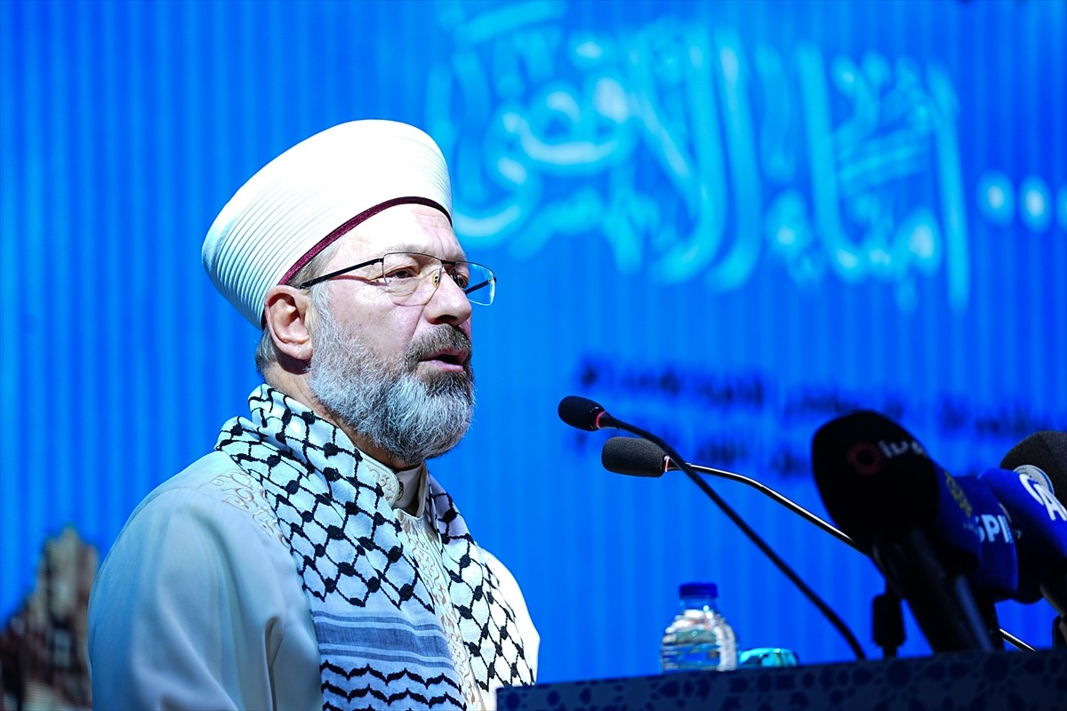 Diyanet İşleri Başkanı Ali Erbaş, İstanbul’da "2. Uluslararası Ümmetin Hatipleri ve Aksa...