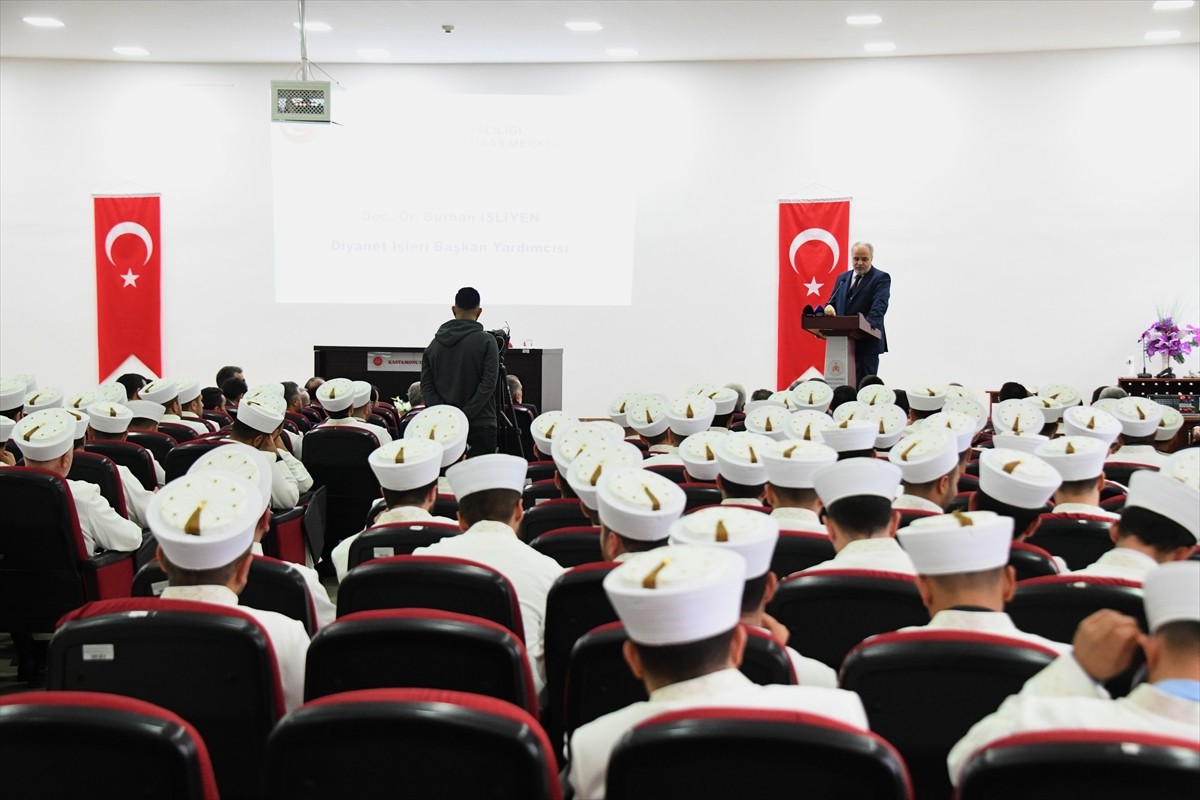 Diyanet İşleri Başkanlığı Kastamonu Dini İhtisas Merkezinde eğitim gören 101 din görevlisinin 9 ay...