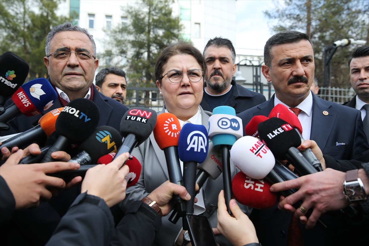 Diyarbakır'da 8 yaşındaki Narin Güran'ın öldürülmesine ilişkin tutuklu 4 sanığın yargılandığı...