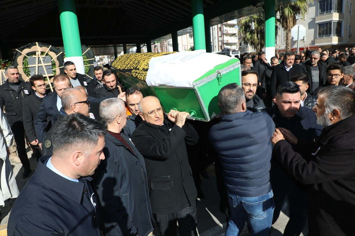 Ege Ordusu Komutanı Orgeneral İrfan Özsert'in vefat eden annesi Gülistan Özsert'in cenazesi...