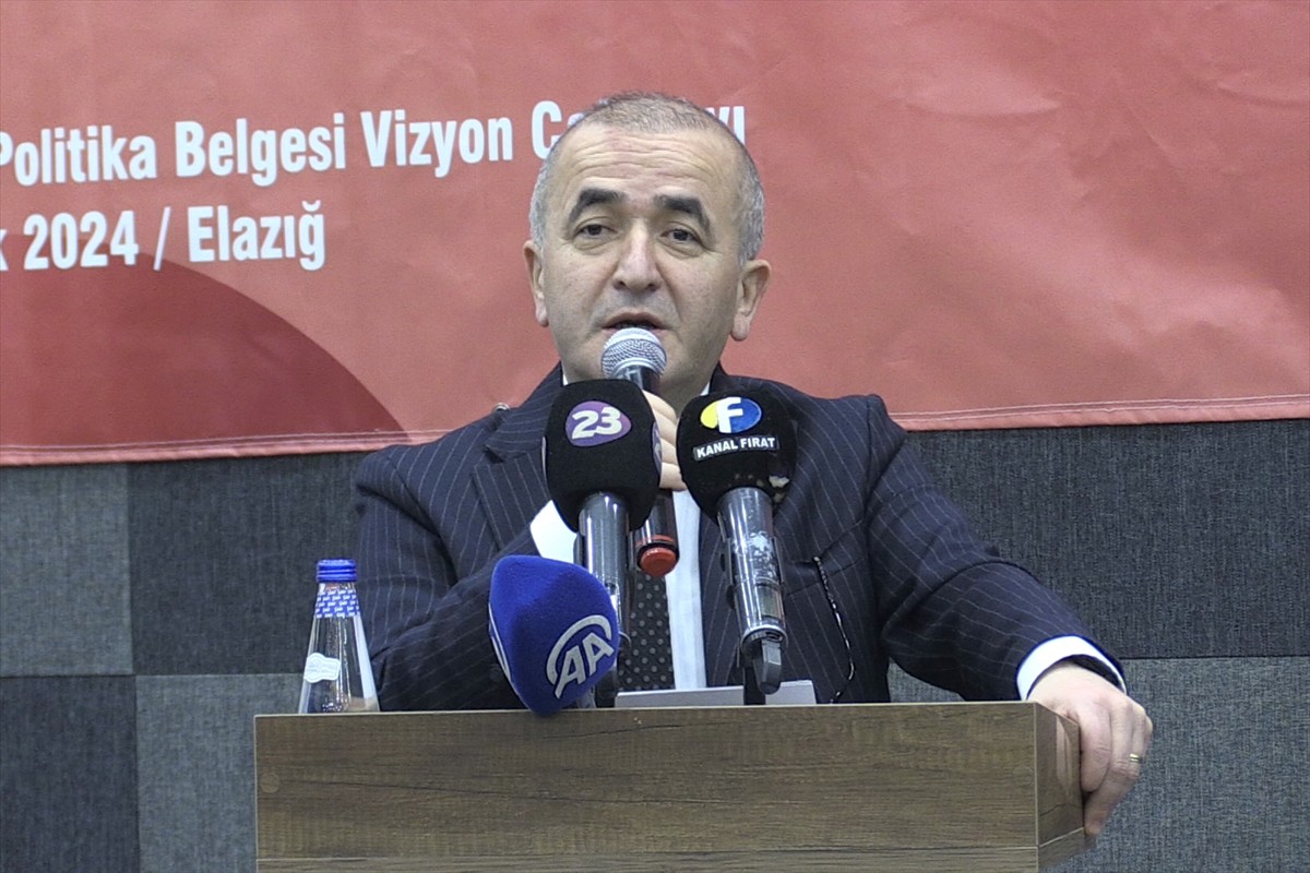 Elazığ'da, Gençlik ve Spor İl Müdürlüğünce "Gençlik Politika Belgesi Vizyon Çalıştayı"...