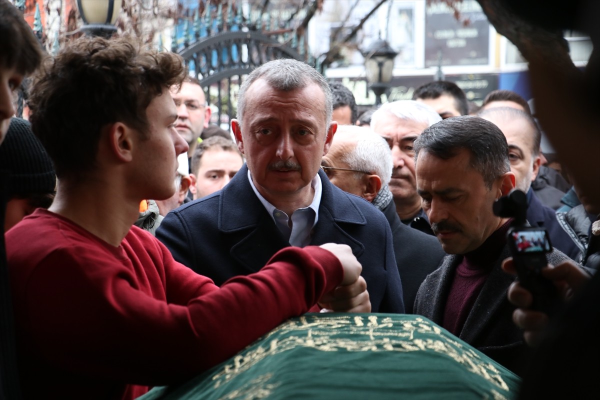 Erzurum'un Palandöken Dağı'nda meydana gelen çığda hayatını kaybeden milli sporcu Emre Yazgan için...