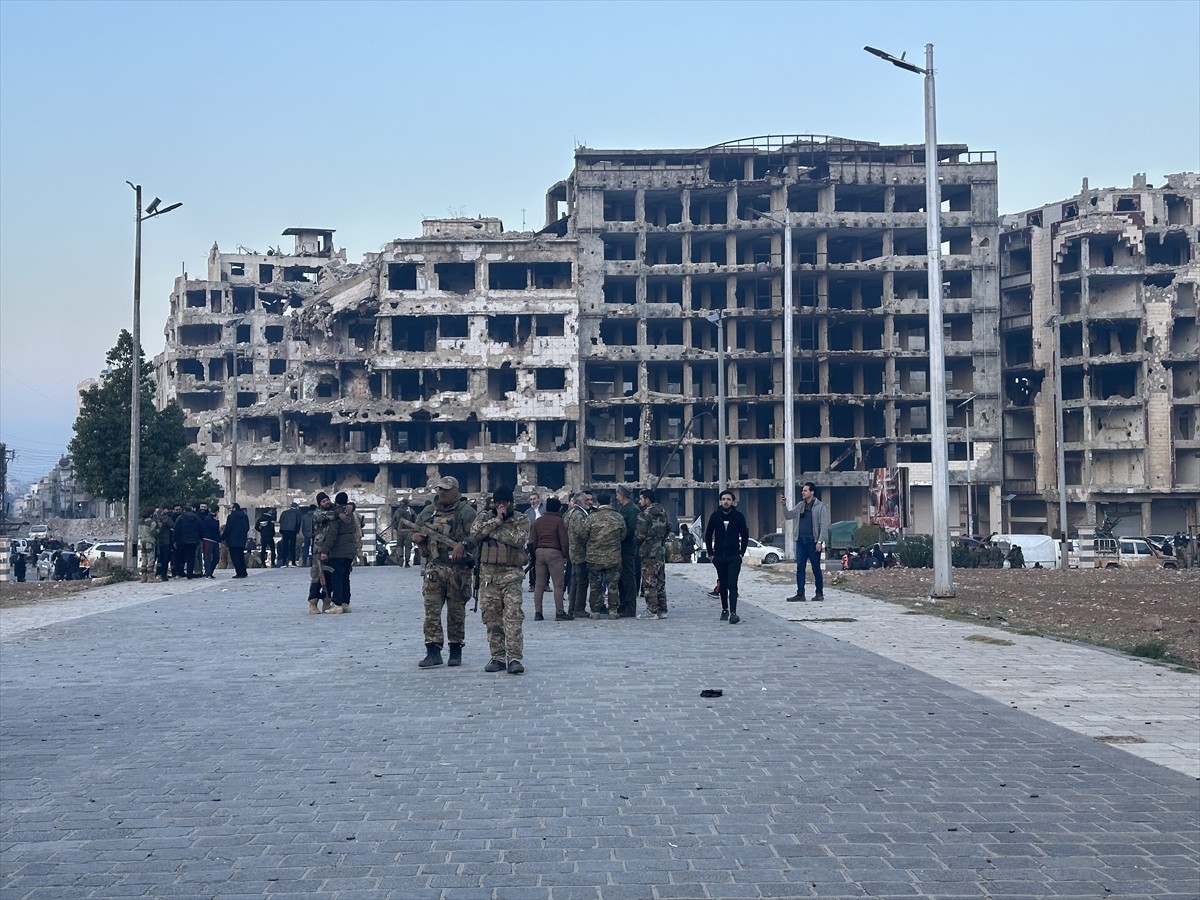 Esed rejimi güçleriyle 27 Kasım'dan bu yana çatışan Heyet Tahrir Şam'ın (HTŞ) başını çektiği rejim...