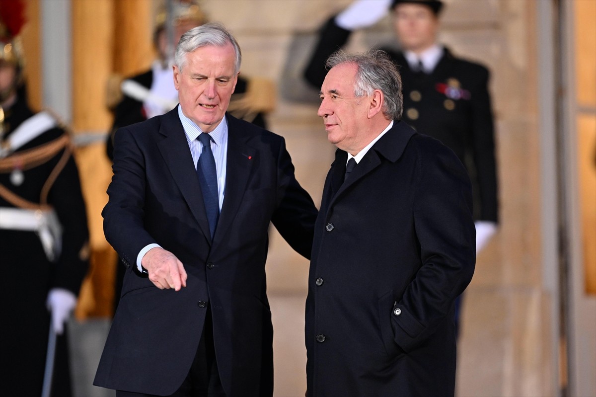 Fransa'da Cumhurbaşkanı Emmanuel Macron, merkez sağcı Başbakan Michel Barnier liderliğindeki...
