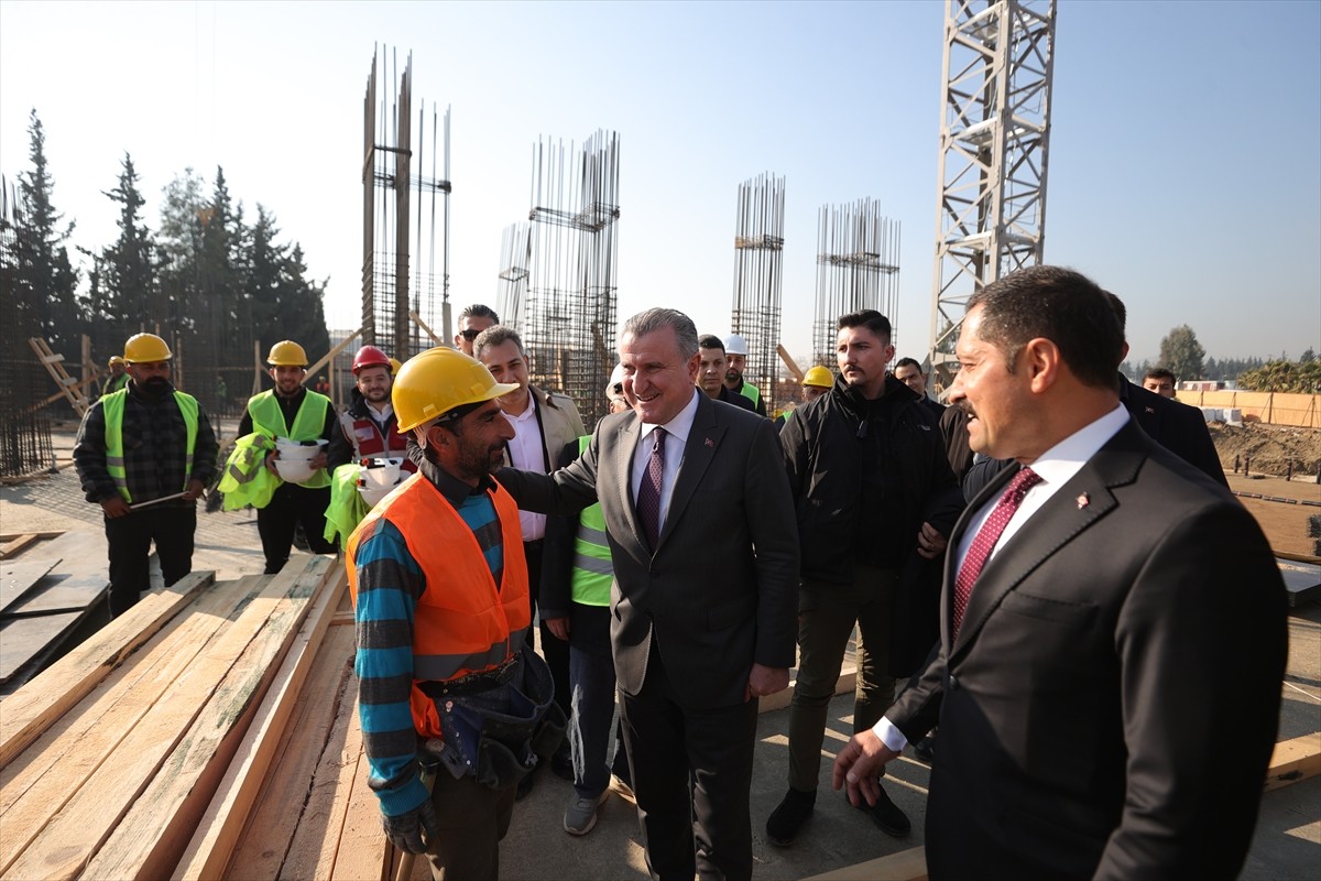 Gençlik ve Spor Bakanı Osman Aşkın Bak, Hatay'da Toplu Konut İdaresi Başkanlığı (TOKİ) tarafından...