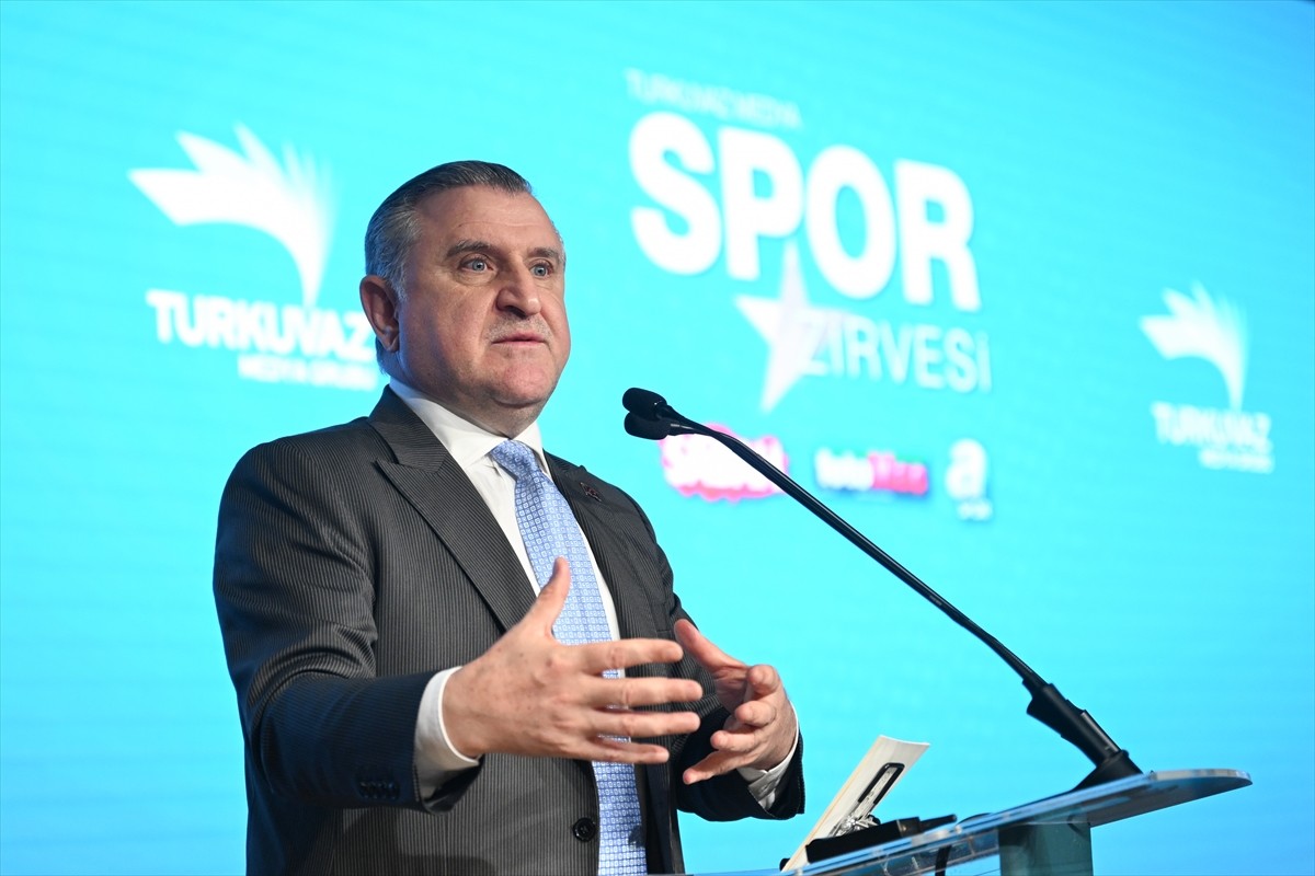 Gençlik ve Spor Bakanı Osman Aşkın Bak, Turkuvaz Medya Merkezi'nde düzenlenen Turkuvaz Medya Spor...