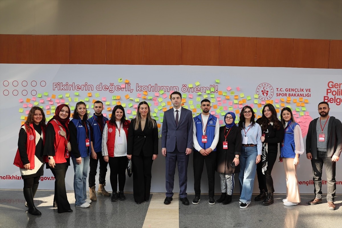 Gençlik ve Spor Bakanlığı, gençlerin politika geliştirme süreçlerine doğrudan katkı sağlaması...