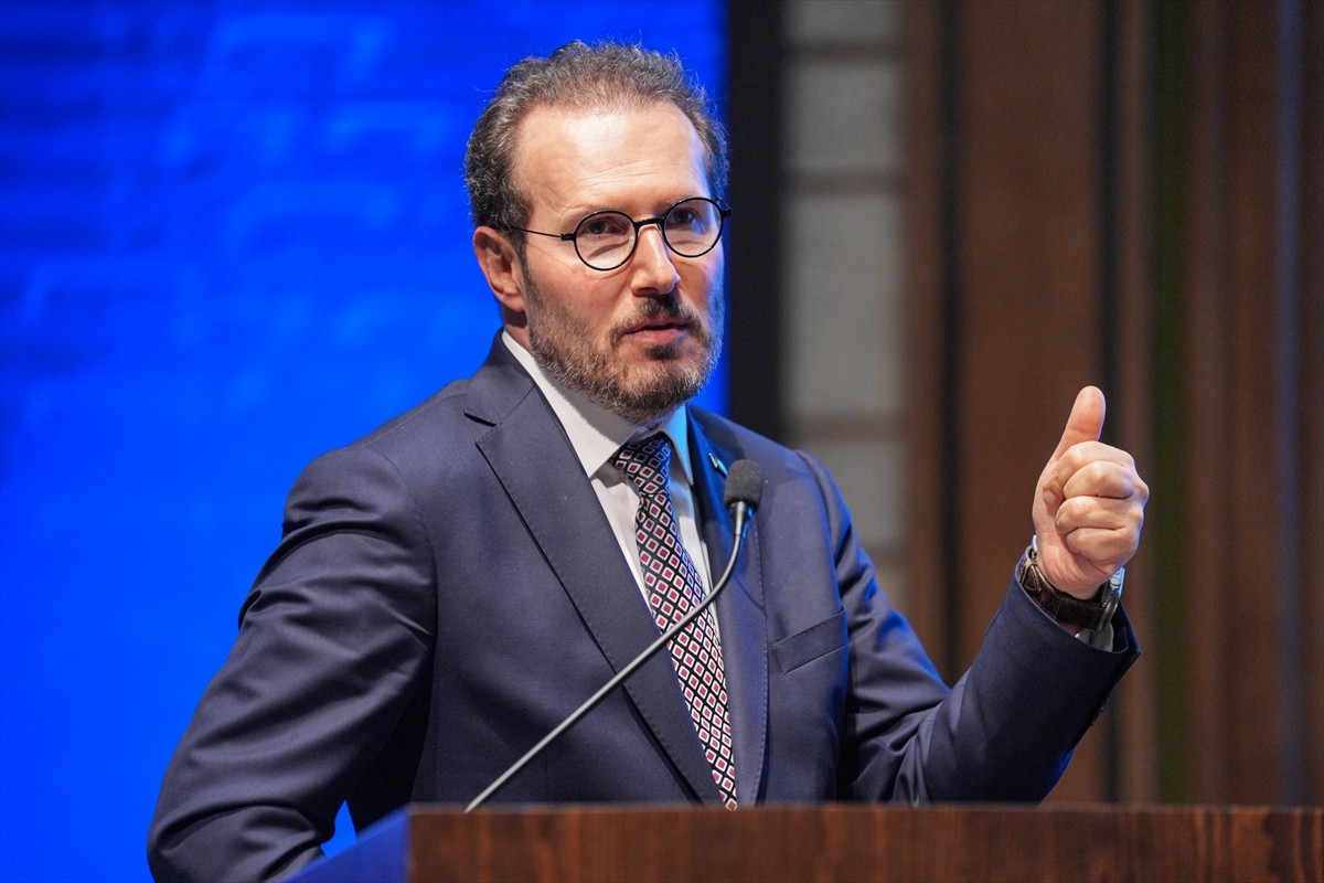 Girişimci İşadamları Vakfınca (GİV), Cumhurbaşkanlığı himayelerinde, İstanbul Üniversitesi (İÜ)...