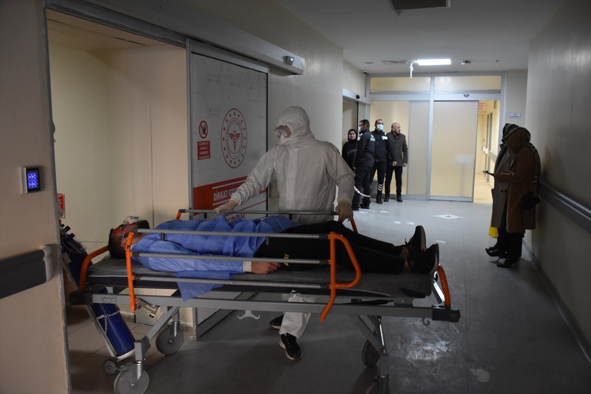 Gümüşhane Devlet Hastanesi'nde, muhtemel kimyasal, biyolojik, radyolojik ve nükleer (KBRN)...