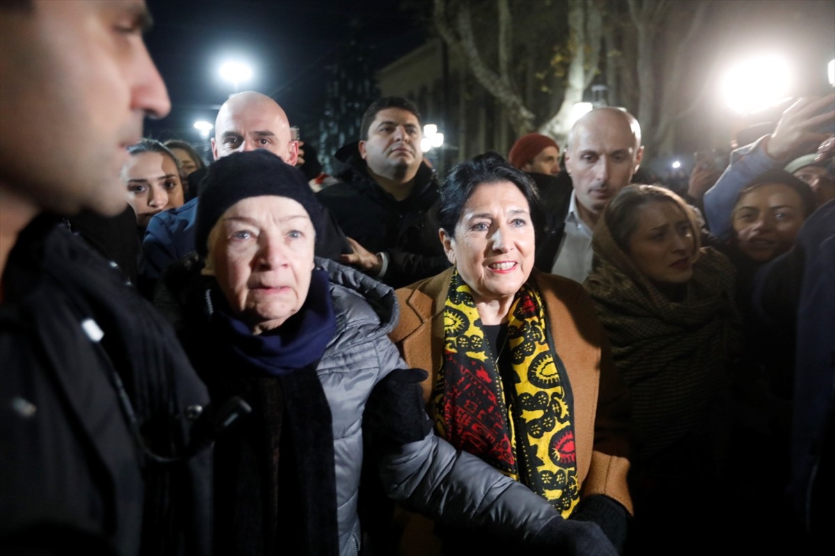 Gürcistan Cumhurbaşkanı Salome Zurabişvili, başkent Tiflis'te devam Avrupa Birliği (AB) yanlısı...