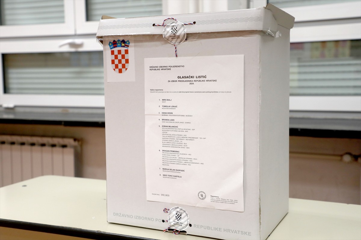 Hırvatistan'da kayıtlı 3,7 milyon seçmen, ülkede gelecek 5 yıl görev yapacak yeni cumhurbaşkanını...
