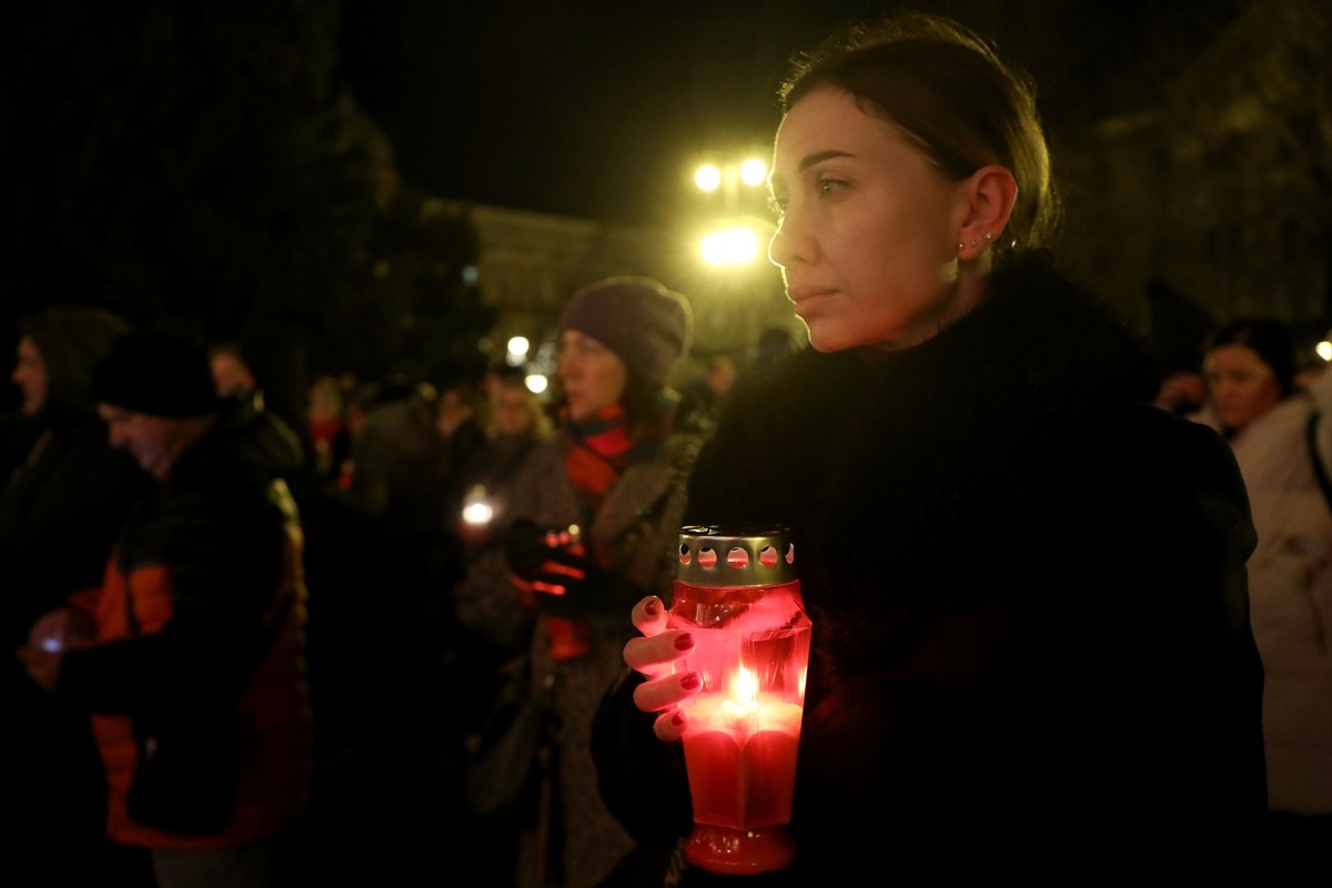 Hırvatistan'ın başkenti Zagreb'de bir araya gelen öğretmen sendikaları, okullardaki şiddet...