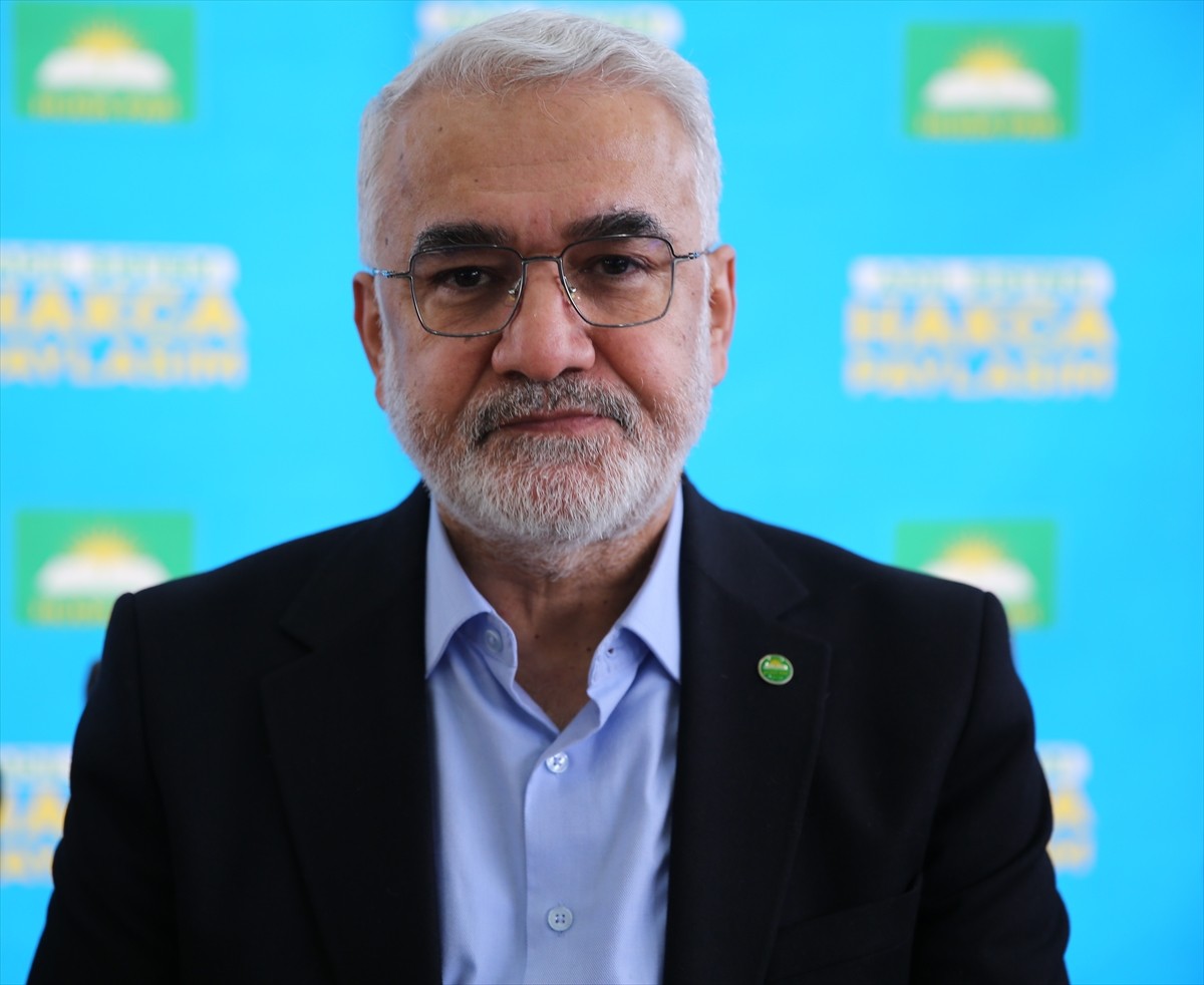 HÜDA PAR Genel Başkanı Zekeriya Yapıcıoğlu, çeşitli temaslarda bulunmak üzere geldiği Şanlıurfa'da...