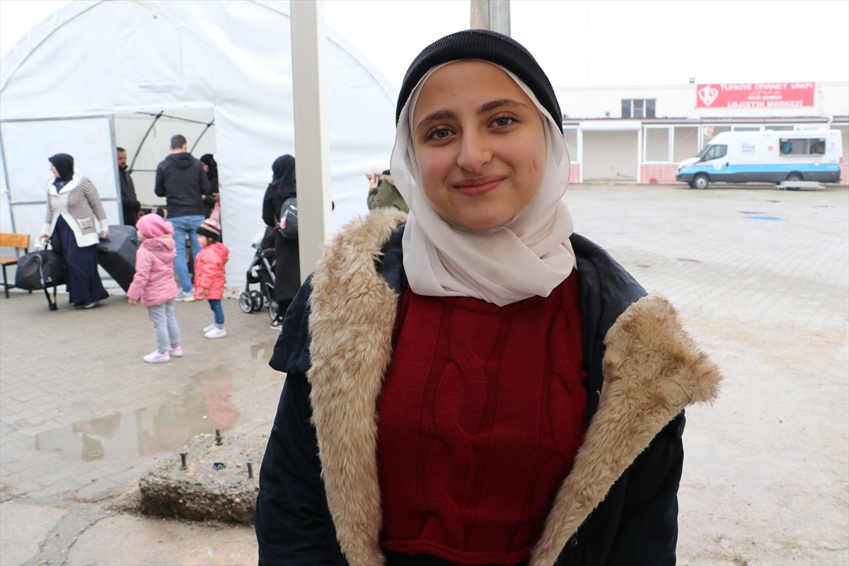 İç savaş sırasında Türkiye'ye sığınan Suriyelilerin 61 yıllık Baas rejiminin devrilmesi sonrasında...