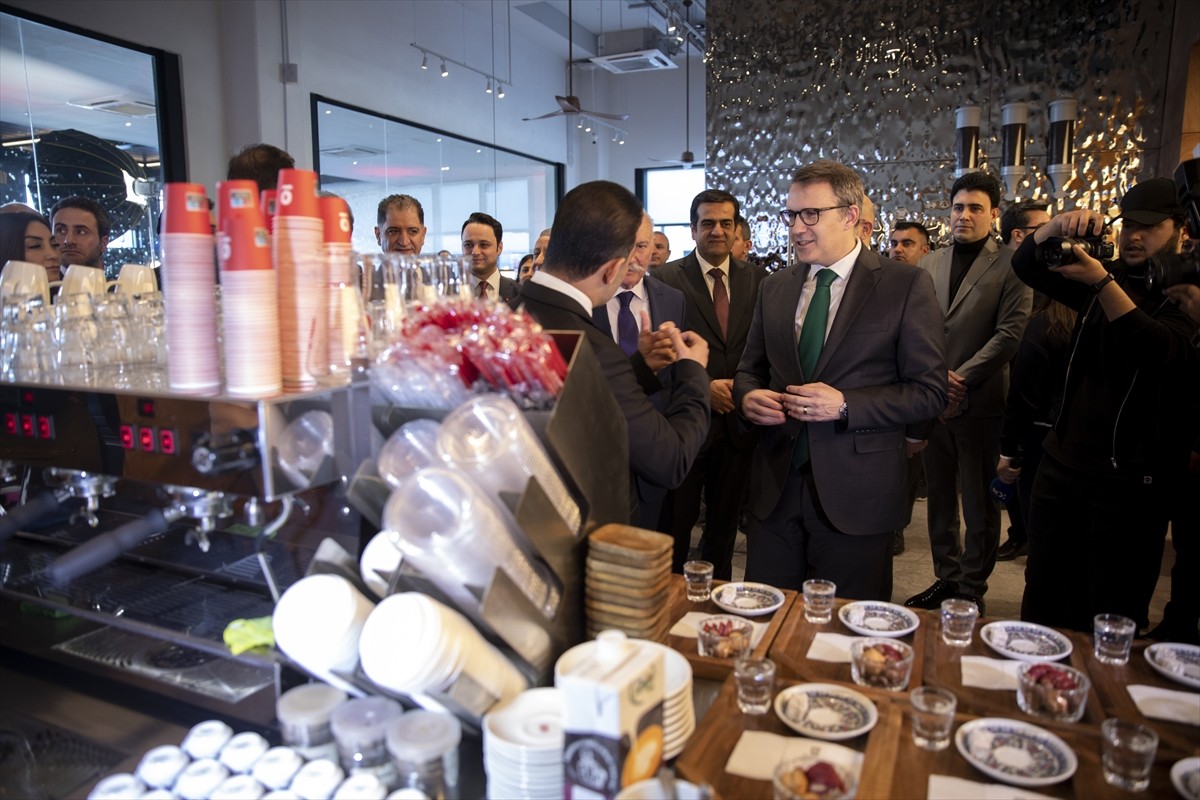 Irak’ın Erbil kentinde, Türkiye'nin Erbil Başkonsolosluğu tarafından 5 Aralık "Dünya Türk Kahvesi...