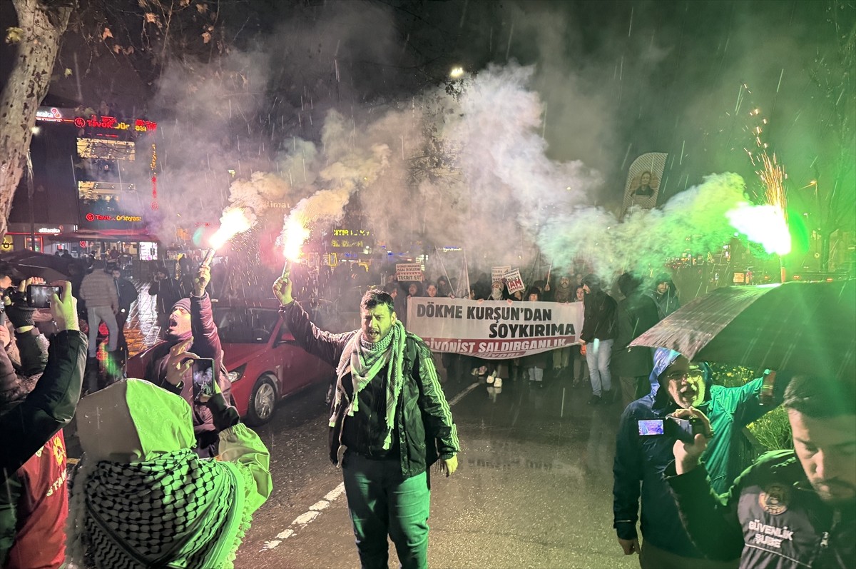 İsrail'in 27 Aralık 2008'de abluka altındaki Gazze Şeridi'ne başlattığı "Dökme Kurşun...