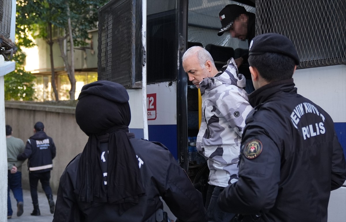 İstanbul'da, bebek acil hastalarını önceden anlaştıkları özel hastanelerin yenidoğan ünitelerine...