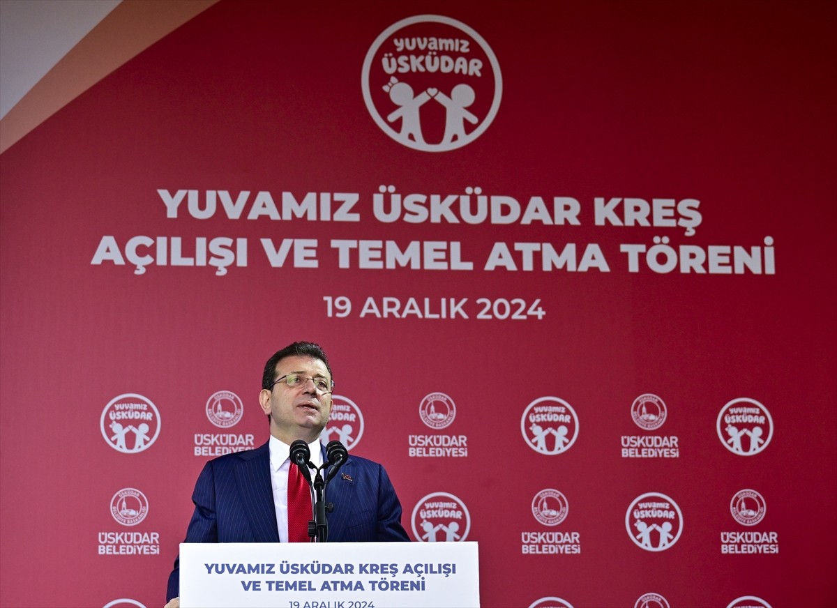 İstanbul Büyükşehir Belediye (İBB) Başkanı Ekrem İmamoğlu, Üsküdar Belediye binasındaki kreşin...