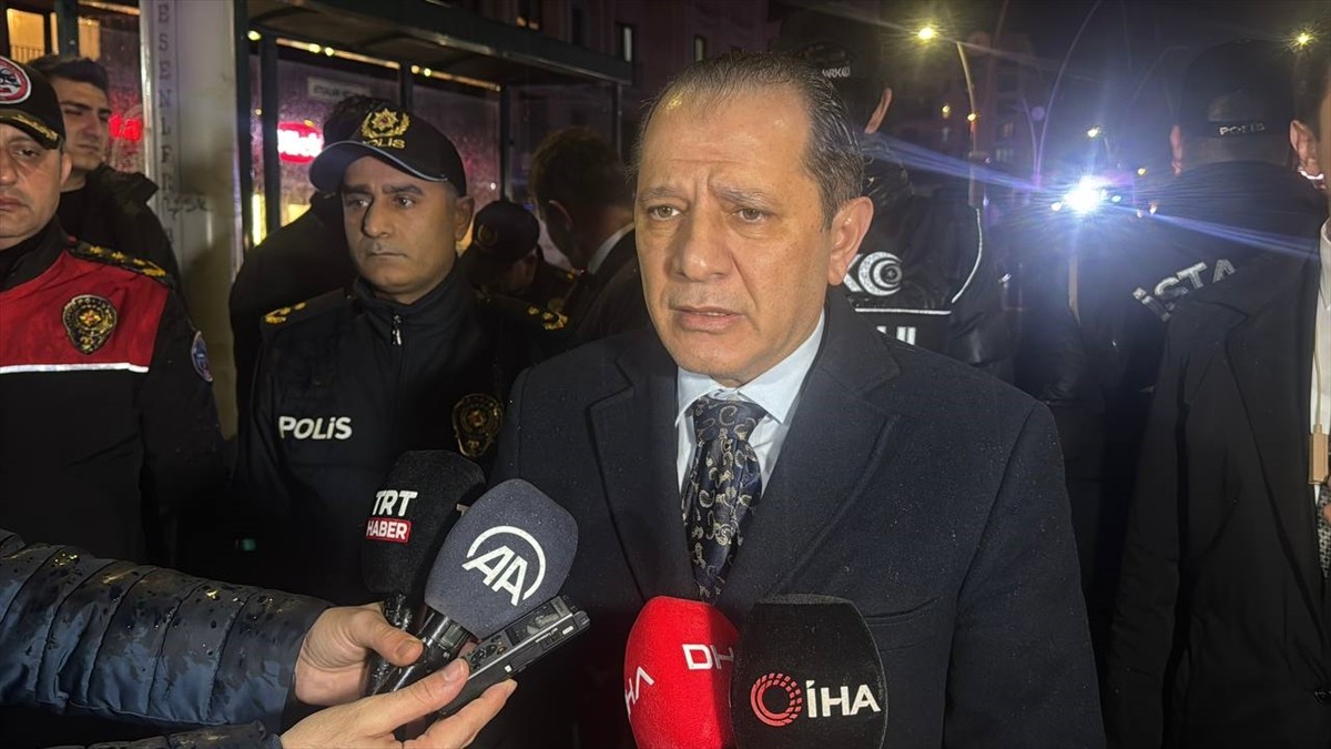 İstanbul Emniyet Müdürlüğü ekiplerince, suçla mücadele kapsamında faillerin tespiti ve...