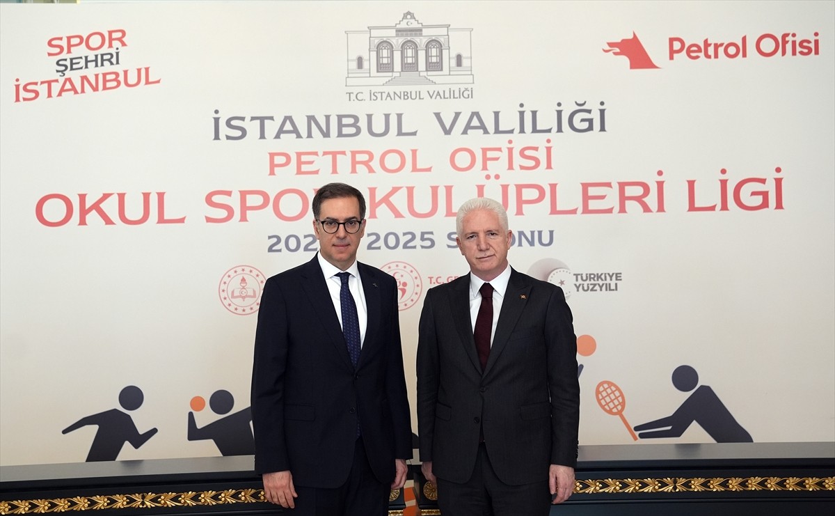 İstanbul Valiliği ile Petrol Ofisi arasındaki "Okul Spor Kulüpleri Ligi" sponsorluk anlaşmasının...