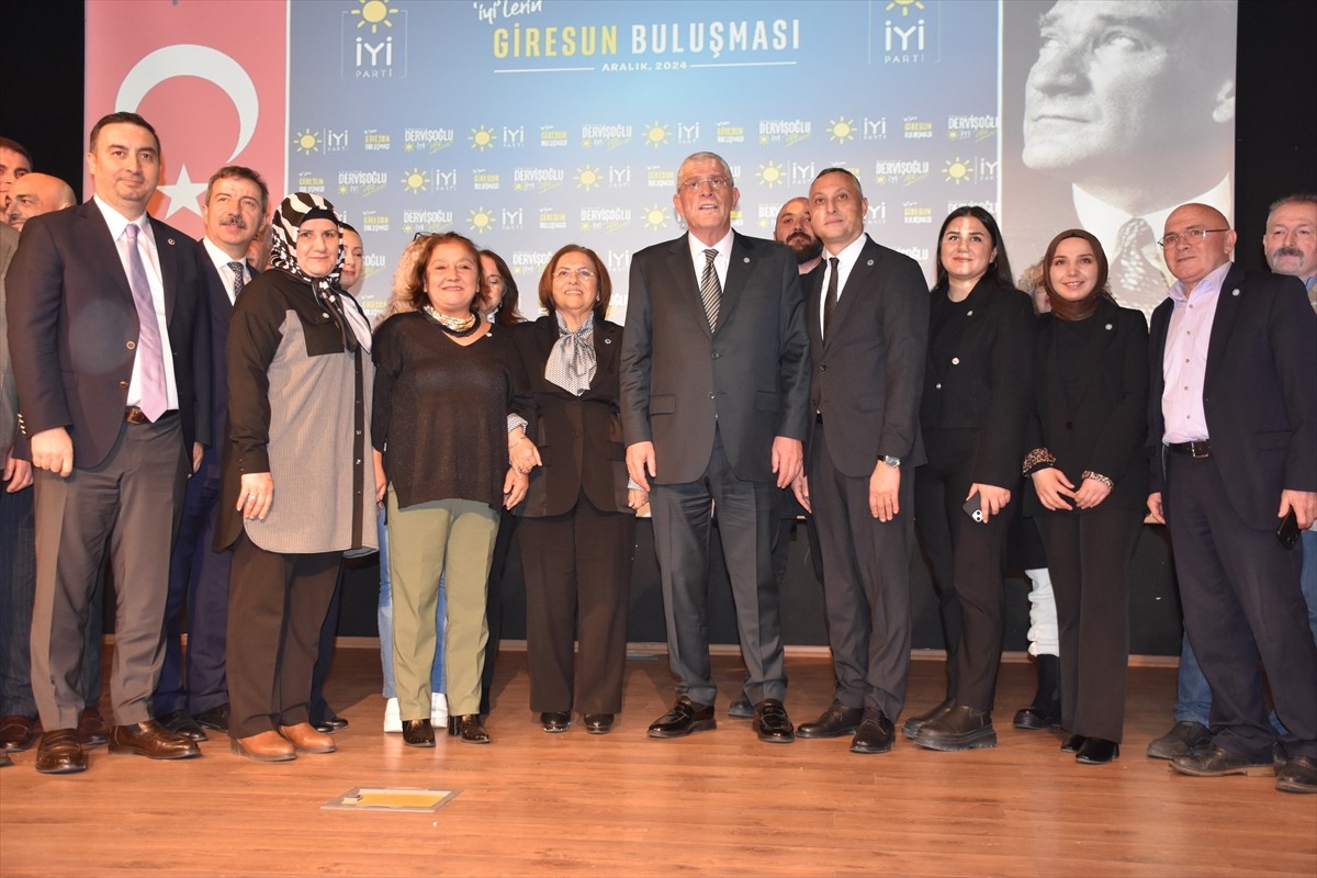 İYİ Parti Genel Başkanı Müsavat Dervişoğlu, Giresun Belediyesi Fuar ve Kültür Merkezi'nde...