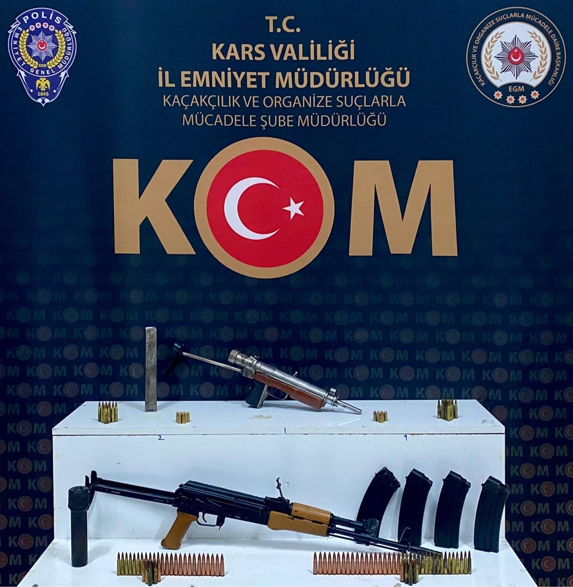 Kars'ta yasa dışı silah ticareti operasyonunda yakalanan 13 zanlıdan 3'ü tutuklandı. Aramada, 3...