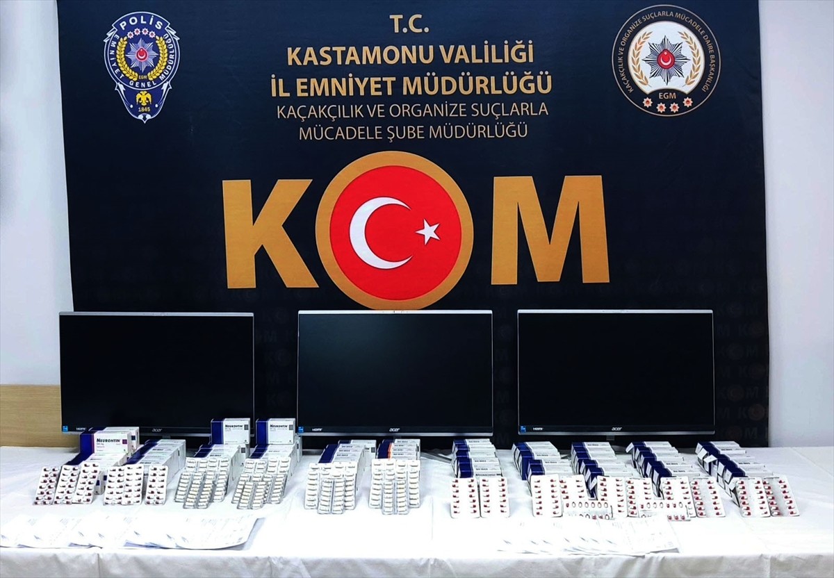 Kastamonu'da doktorların kimlik bilgilerini kullanarak sahte reçete düzenleyip uyuşturucu...
