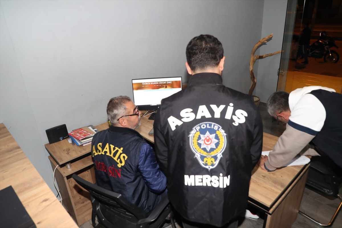 Mersin'de konaklama tesislerine yönelik denetimlerde, müşterilerinin kimlik bildirimini yapmadığı...