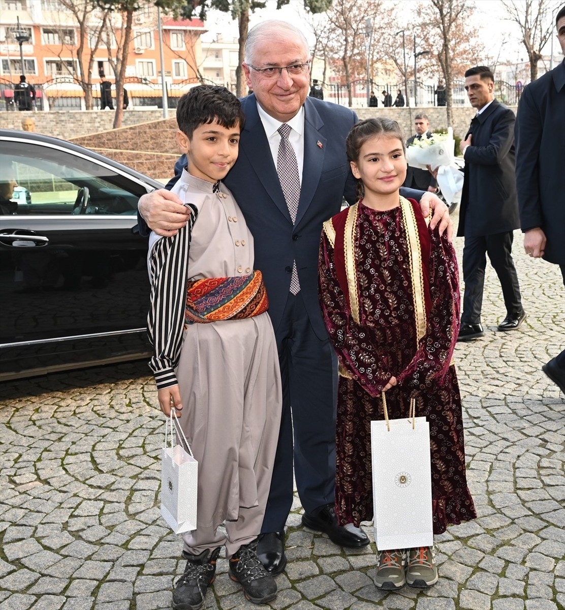 Milli Savunma Bakanı Yaşar Güler, Batman Valiliğine ziyarette bulundu.