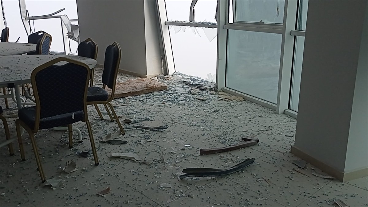 Muğla Valisi İdris Akbıyık, helikopterin Muğla'da Eğitim ve Araştırma Hastanesi'ne çarpması sonucu...