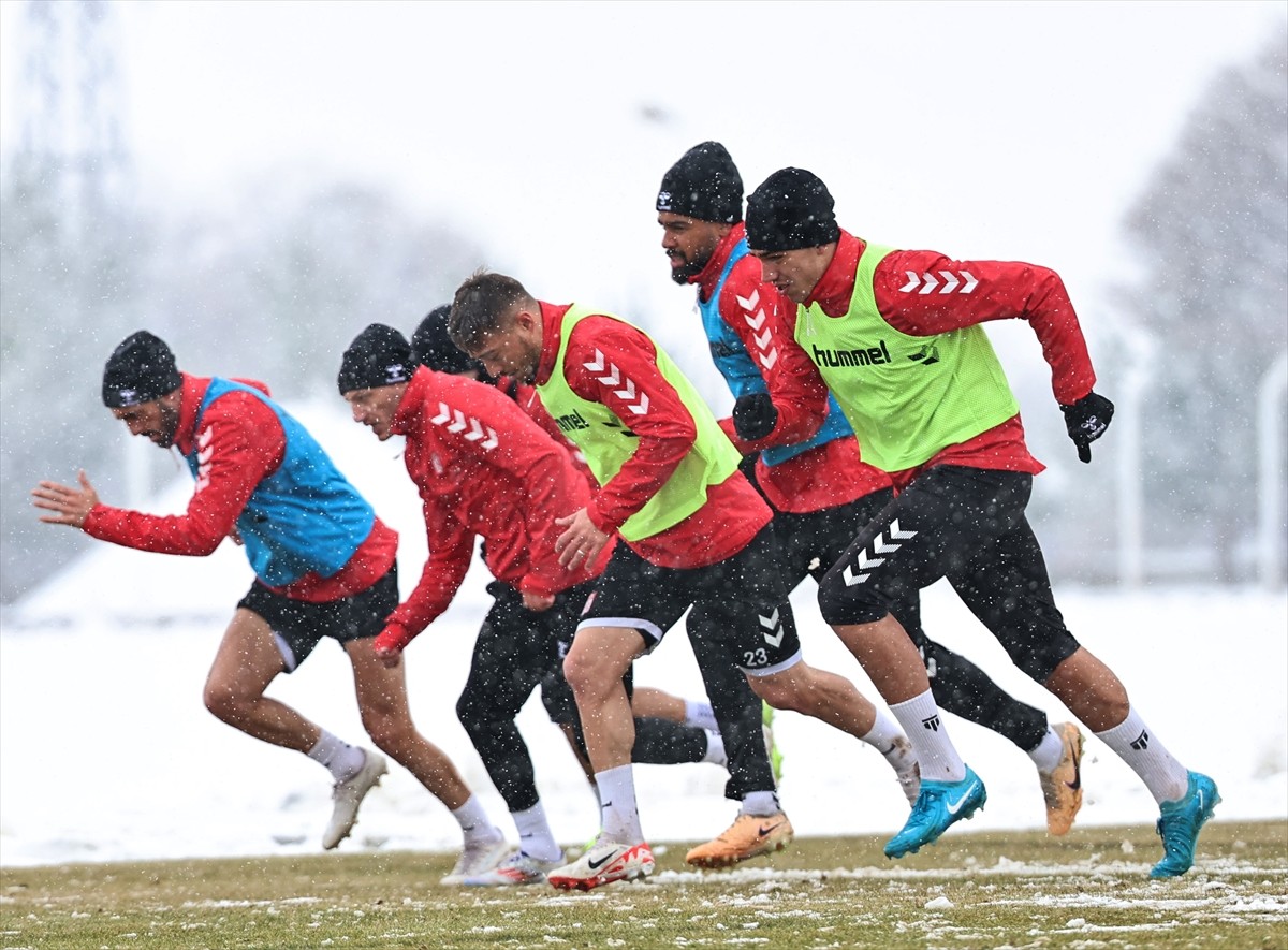 Net Global Sivasspor, Ziraat Türkiye Kupası 5. turunda 18 Aralık Çarşamba günü deplasmanda Ankara...