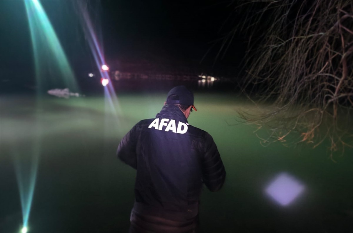 Niğde'nin Çiftlik ilçesinde ailesinin kayıp ihbarında bulunduğu 20 yaşındaki genç için arama...