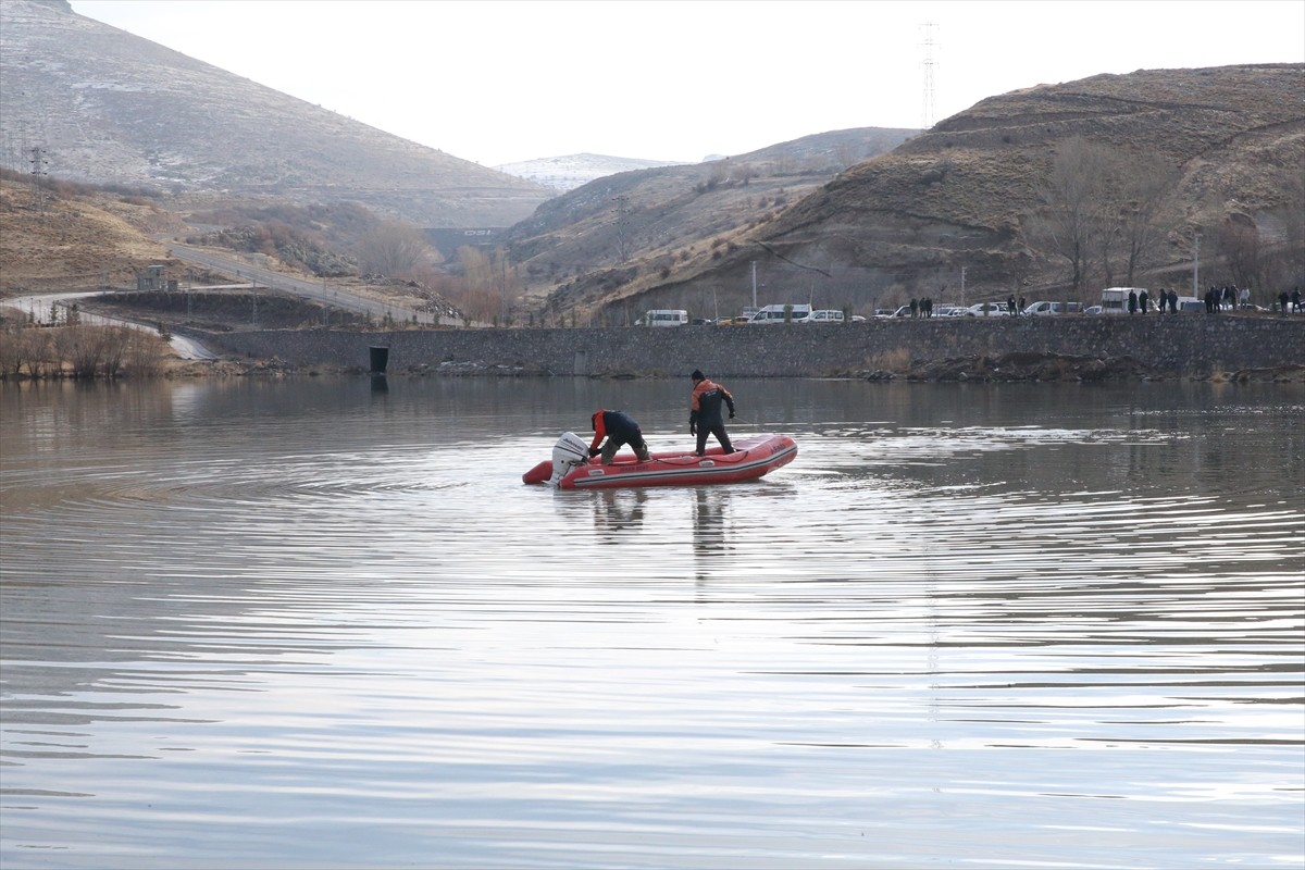Niğde'nin Çiftlik ilçesinde ailesinin kayıp ihbarında bulunduğu 20 yaşındaki genç için başlatılan...
