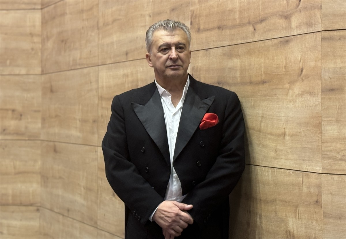 Oyuncu Hüseyin Avni Danyal'ın yapımcılığını üstlendiği ve başrolünde yer aldığı "Ziyaretçi"...