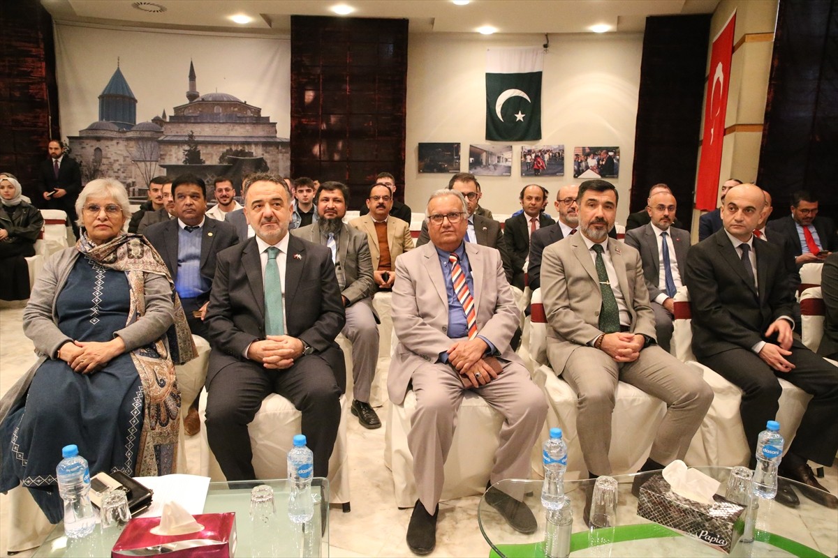 Pakistan'ın kurucu lideri Muhammed Ali Cinnah, doğumunun 148'inci yıl dönümünde Türkiye'nin...