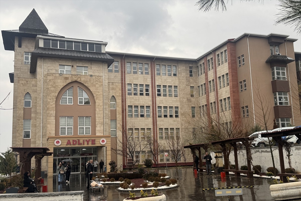 "Asrın felaketi" olarak nitelendirilen 6 Şubat 2023'teki depremde yıkılan Palmiye Sitesi'nde 150...