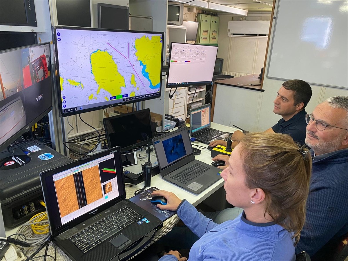 "Türk Batık Envanteri Projesi: Mavi Miras" kapsamında Balıkesir'in Ayvalık ilçesi açıklarında 1500...