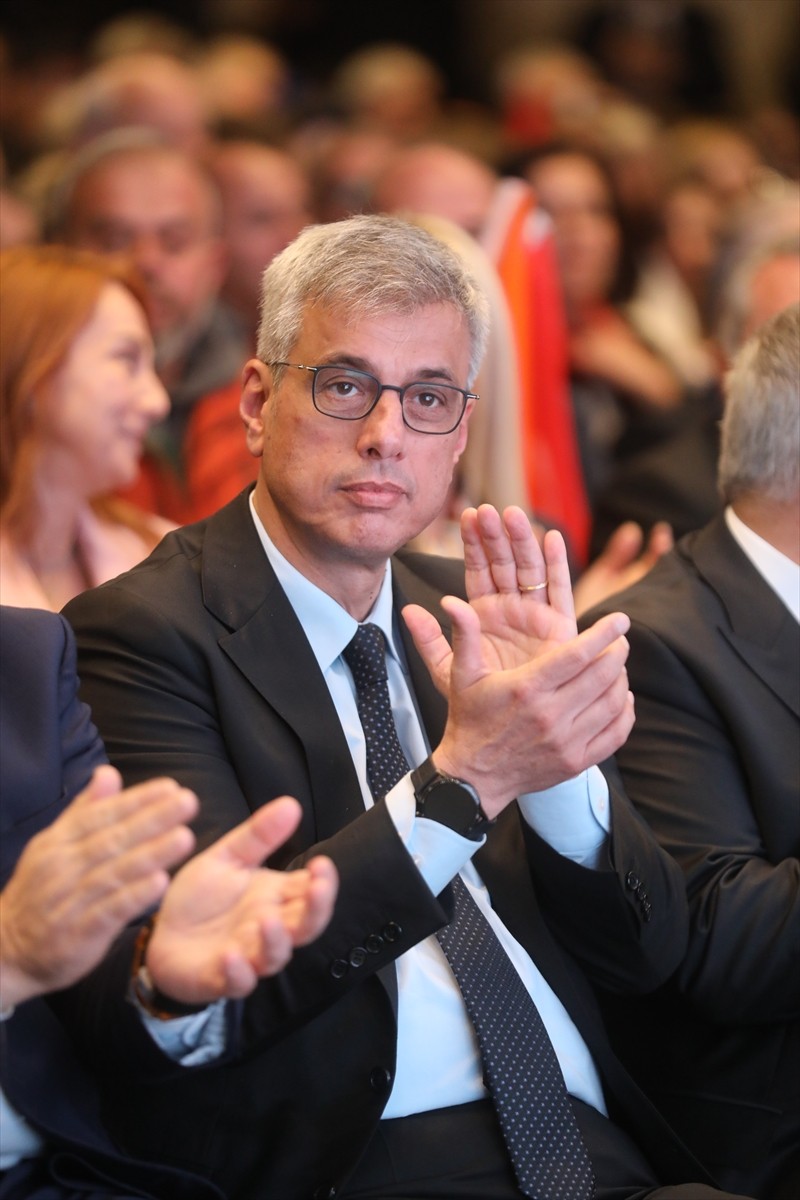 Sağlık Bakanı Kemal Memişoğlu, Edirne'de bir otelde düzenlenen AK Parti Edirne 8. Olağan İl...