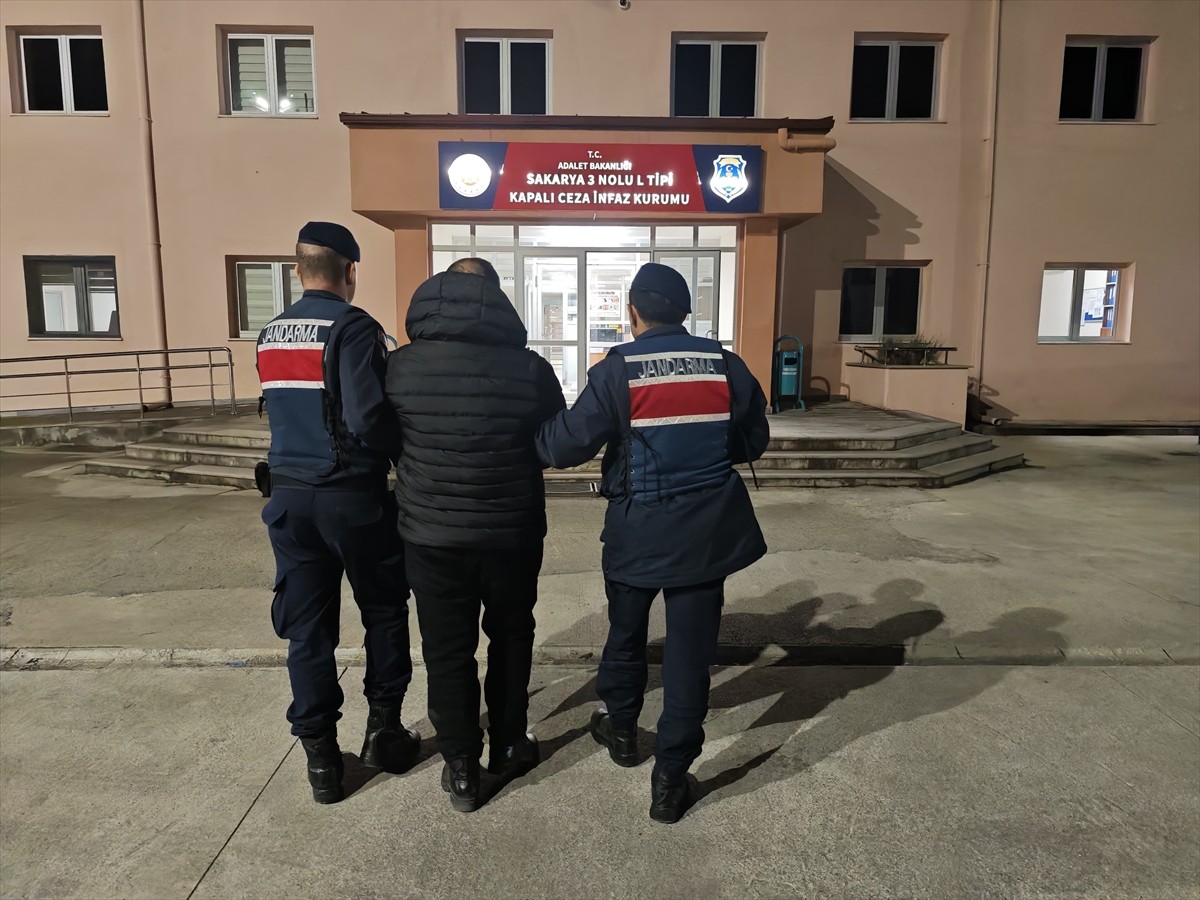 Sakarya jandarma ekipleri, 2014'te şehit düşen bir teğmenin fotoğraflarını kullanıp açtığı sosyal...