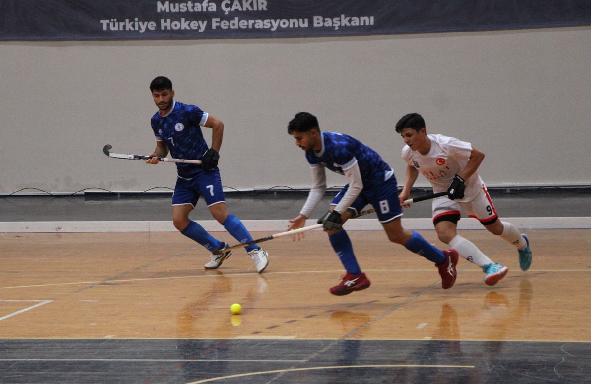 Salon Hokeyi Erkekler Süper Lig maçları Antalya'nın Alanya ilçesinde gerçekleştirildi.