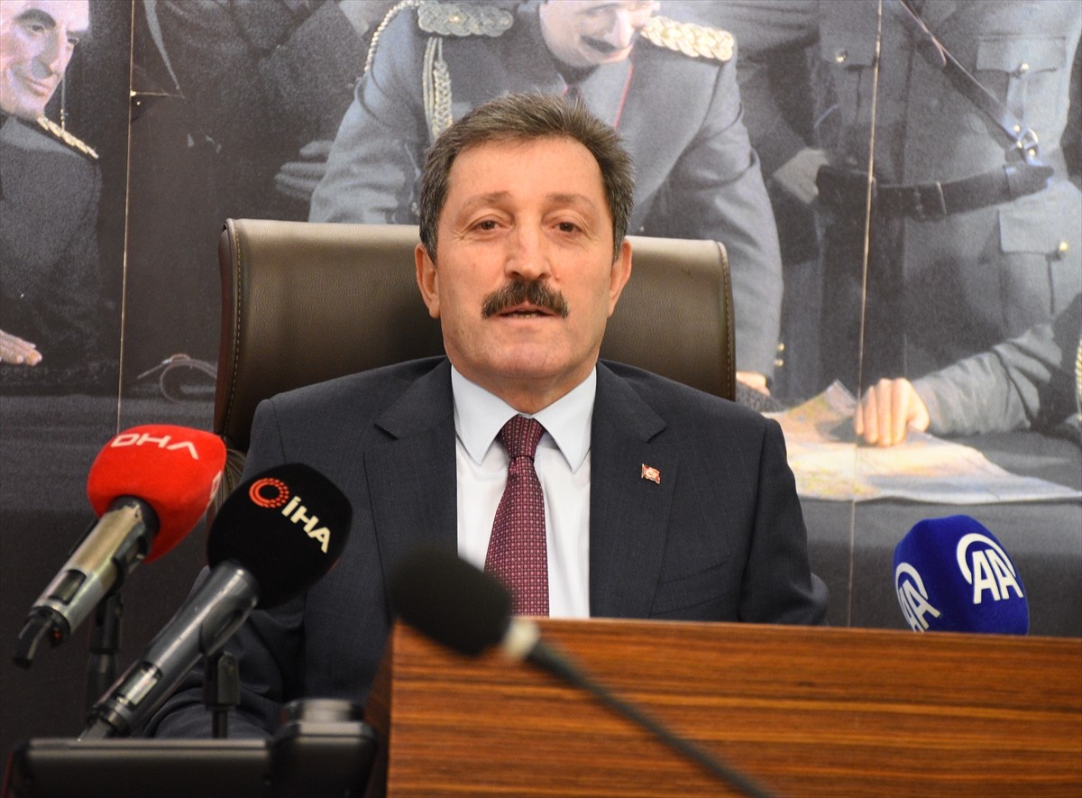 Samsun Valisi Orhan Tavlı, kentte yılbaşında 6 bin 277 güvenlik personelinin görev alacağını...